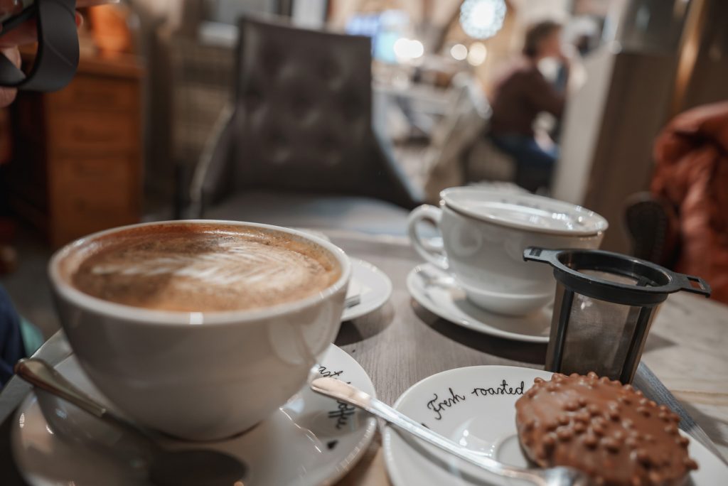 Cafeaua zilnică: Studii arată beneficii neașteptate pentru sănătatea mentală