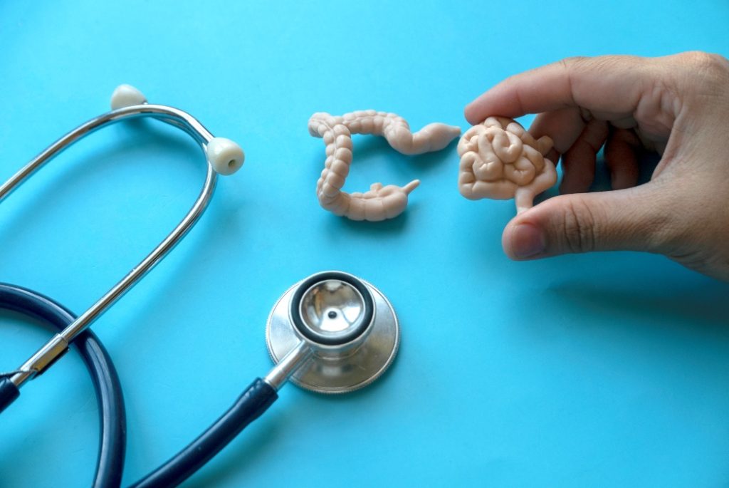 Tineri loviți de cancerul de colon: Fenomen global, îngrijorător!