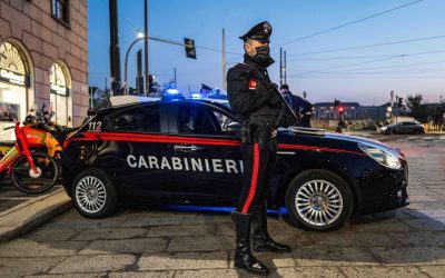 Jaf armat în Italia: Zeci de ostatici, trupele speciale, în drum spre bancă!