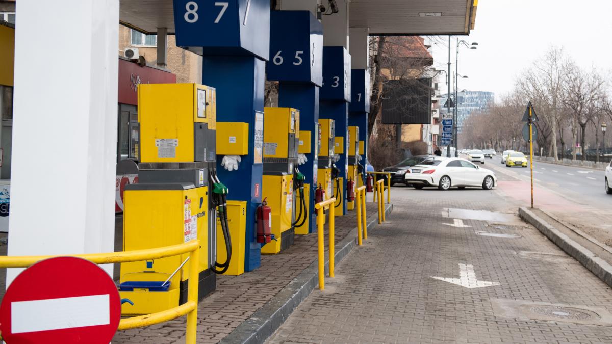 Benzina sub 8,4 lei! Cât costă motorina, după ieftinirea de Joi