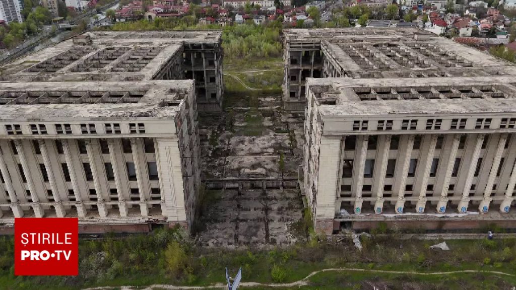 Victorie România! Casa Radio, jumătate demolată după proces