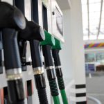 Benzina și motorina: Cât plătesc șoferii vineri. Unde sunt cele mai mici prețuri?