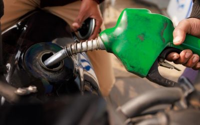 Benzina, sub 8 lei marti! Motorina se ieftinește și ea