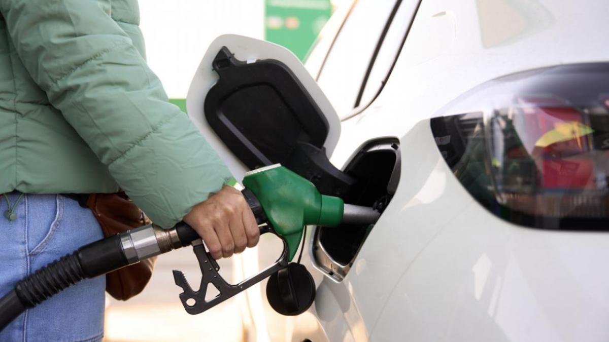 Motorina, ieftinire cu 36 de bani: Vezi prețurile de marți, 7 aprilie, și pe benzina