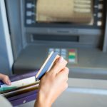 cati-bani-poti-scoate-de-la-bancomat.jpg - JurnalUrban