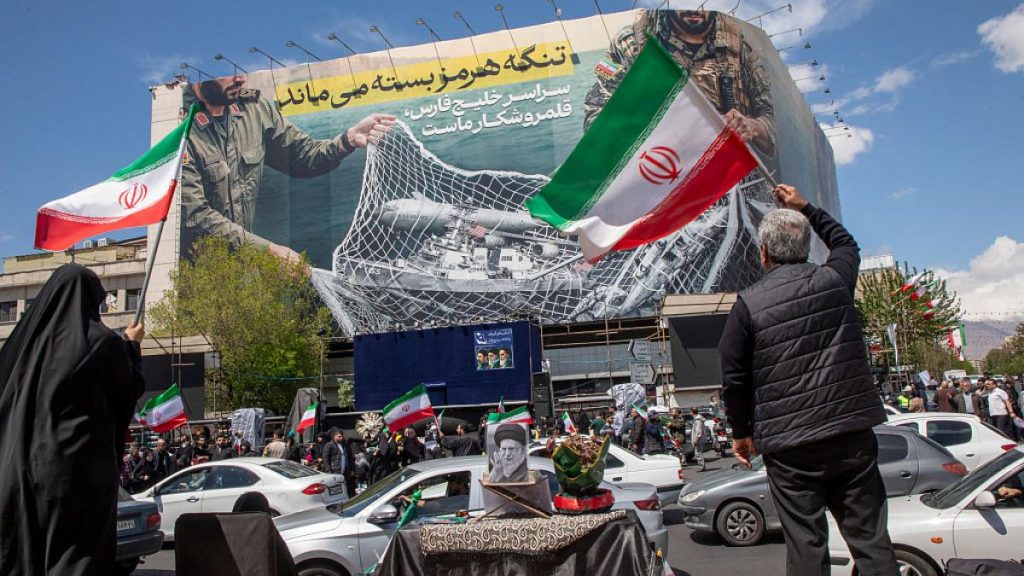 IRANUL propune un plan de pace în 10 puncte, dar tonul pare diferit față de declarațiile anterioare IRANUL a prezentat, miercuri, un document despre care susține că reprezintă un plan-cadru în 10 puncte pentru negocierile de pace cu STATELE UNITE ale AMERICII