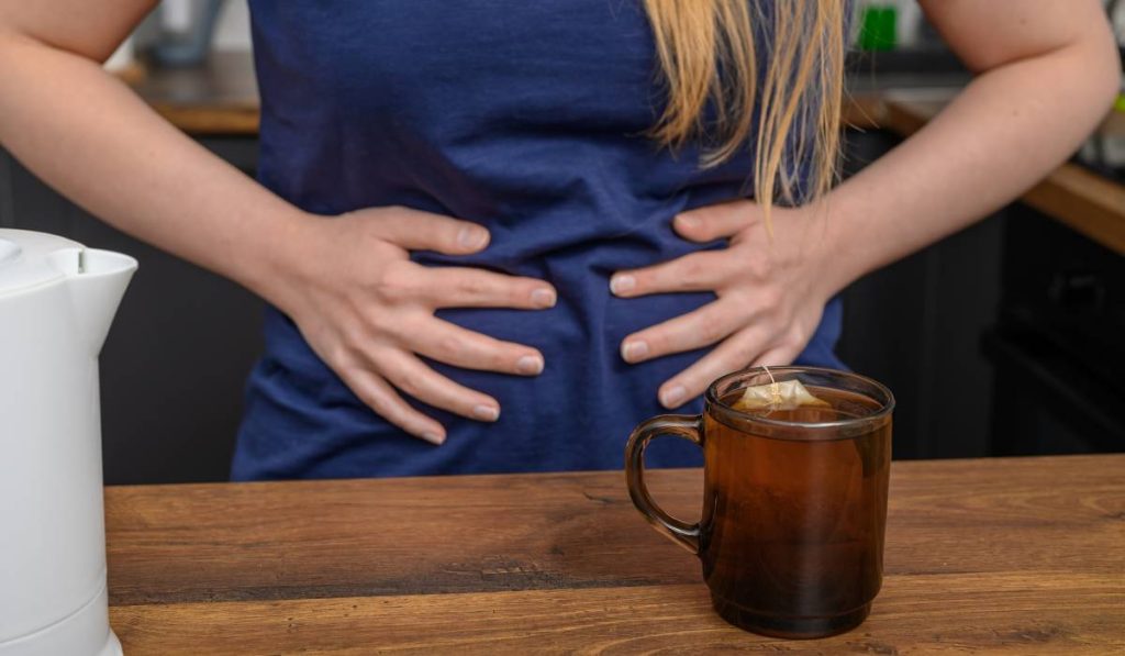 Ceaiuri SALVATOARE după festinul de Paște: Ajutor din natură pentru digestie