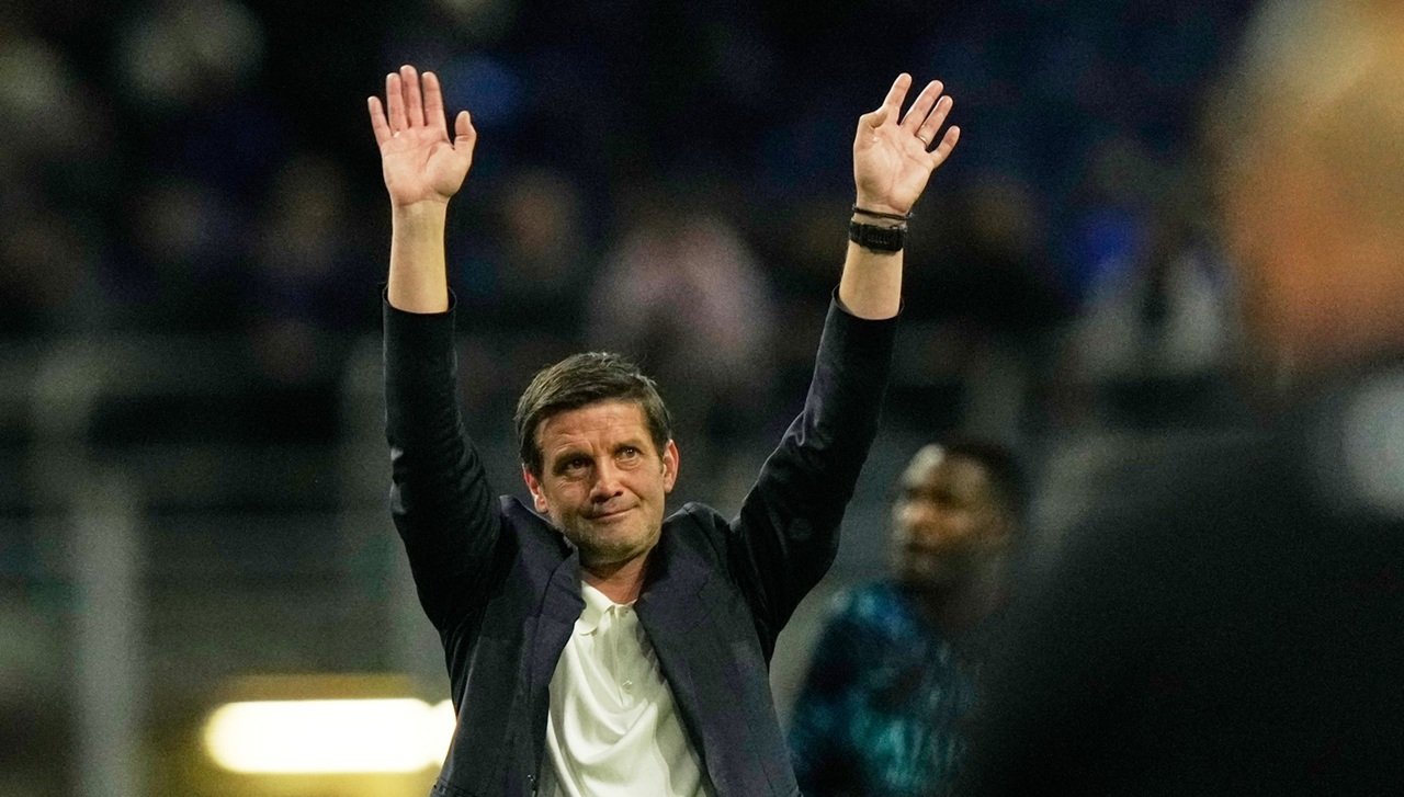 Inter domină Roma într-un spectacol de goluri pe San Siro, cu CHIVU în prim-plan Într-o seară memorabilă pe stadionul Giuseppe Meazza, INTER a demonstrat forța și determinarea cu care aspiră la titlul de campioană, învingând AS ROMA cu un categoric 5-2