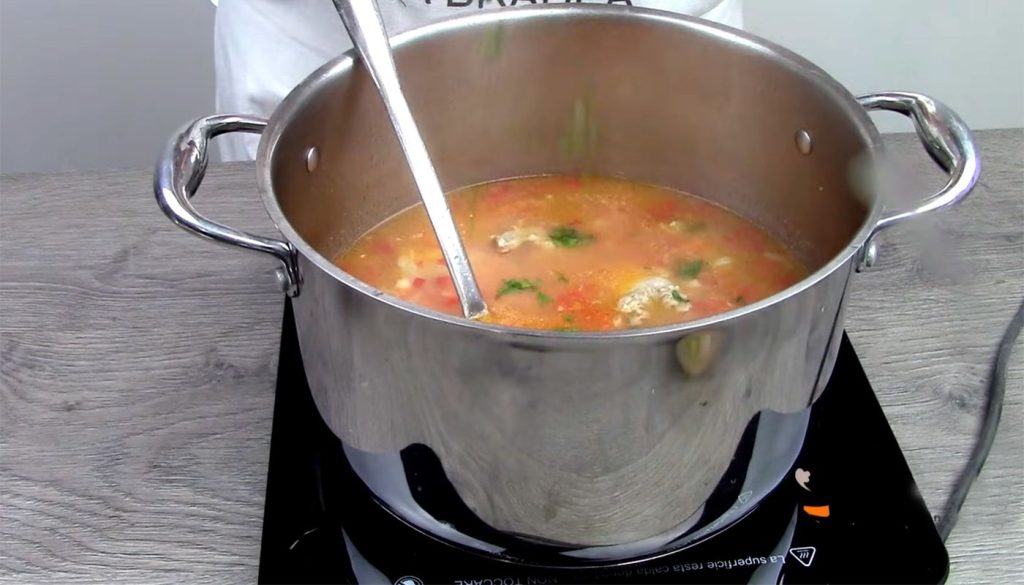 Condimentul INTERZIS în ciorba de curcan: Greșeala culinară FATALĂ