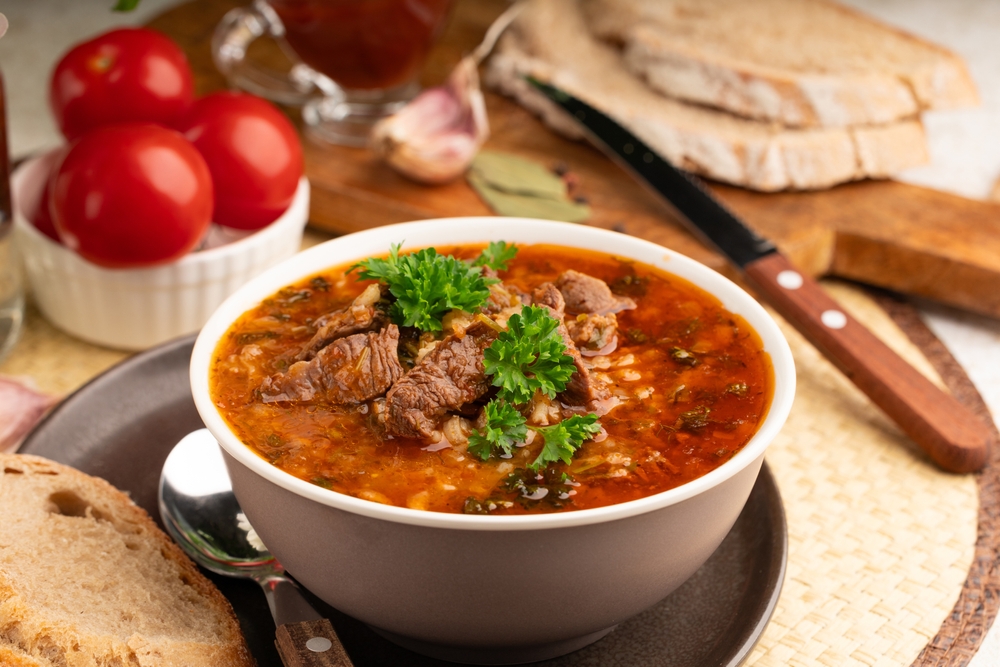 Cum să faci ciorbă de miel ca la mama acasă: Rețeta tradițională