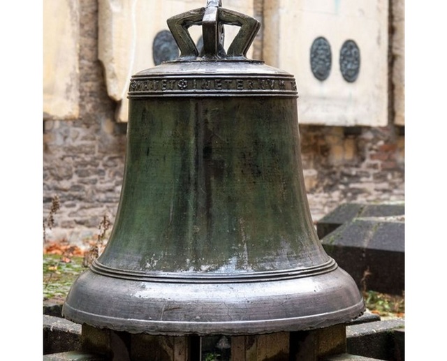 Bărbat rănit grav la Bacău, după ce clopotul l-a zdrobit în timpul slujbei