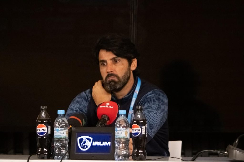 Coelho, după eșecul de la Cluj: „E responsabilitatea mea”! Ce zice de titlu?