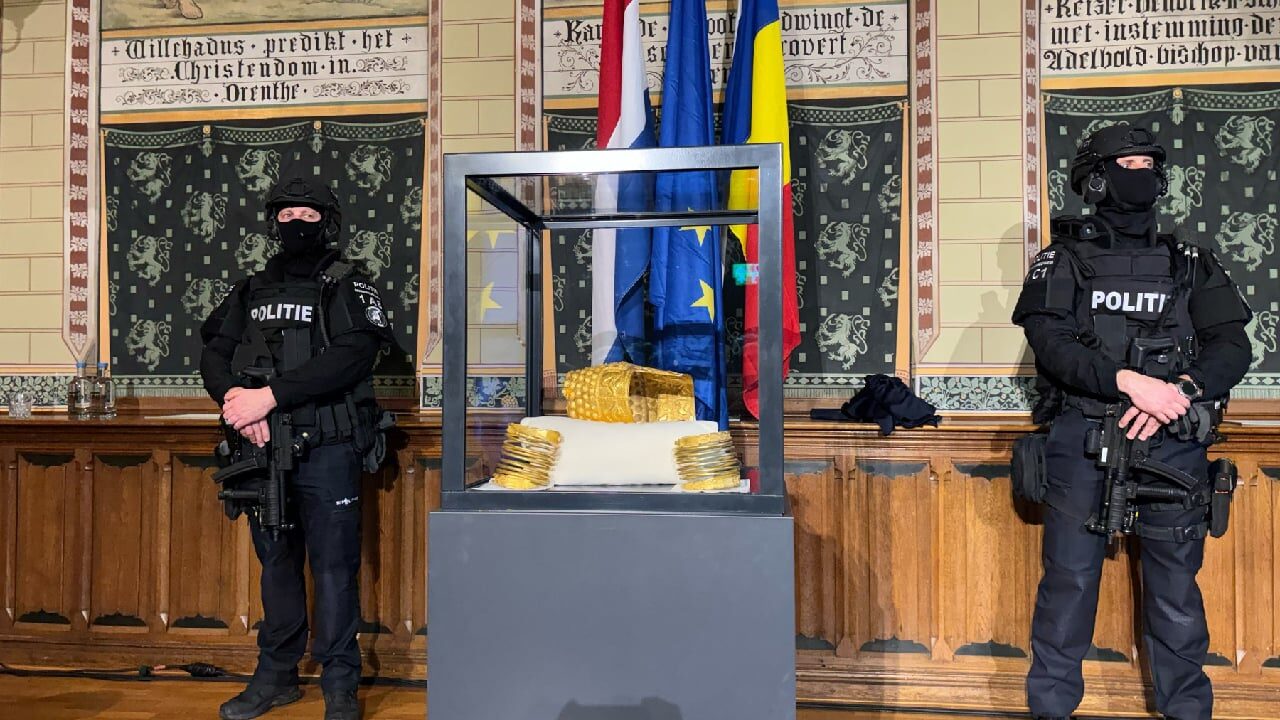 Coiful de la Coţofenești și brățările dacice, expuse la Muzeul de Istorie până pe 3 mai