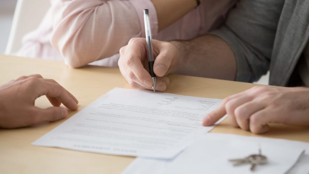 Acte OBLIGATORII pentru vânzarea-cumpărarea unei locuințe în 2026: Lista completă