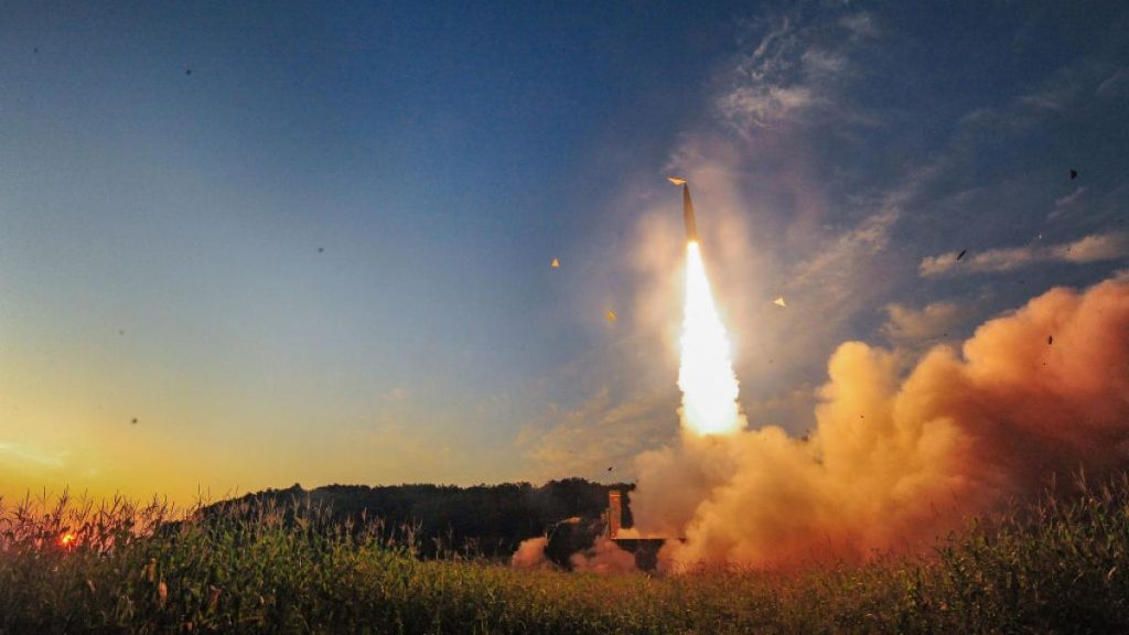 Coreea de Nord lansează rachete, Seulul convoacă o ședință de urgență