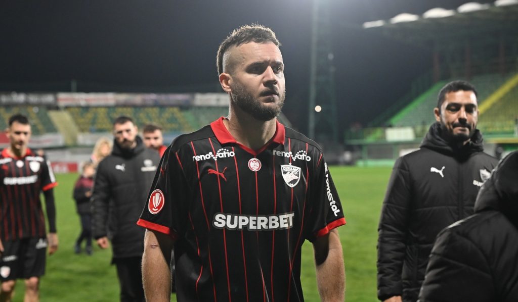 Dinu, nemilos cu Pușcaș: „E hazlie aducerea lui”! Critici acide la adresa atacantului