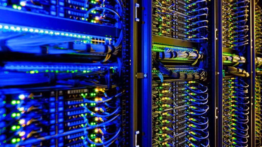 Americanii, revoltați: Facturi uriașe la curent, în timp ce tech-giganții fac profituri