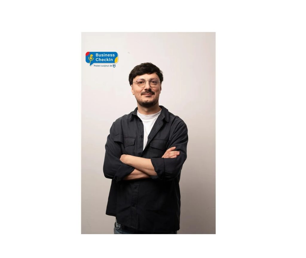 Cristian și-a lăsat munca remote și a pornit afacerea „random”