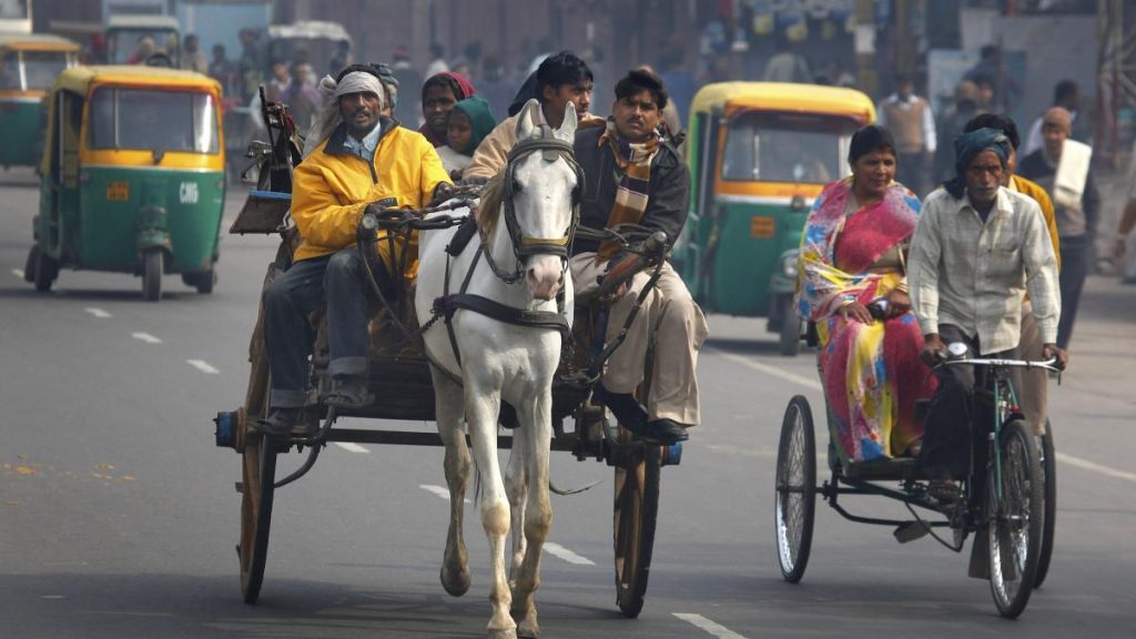 Gaze: Exod masiv din marile orașe indiene. „Nu vreau să mor de foame”