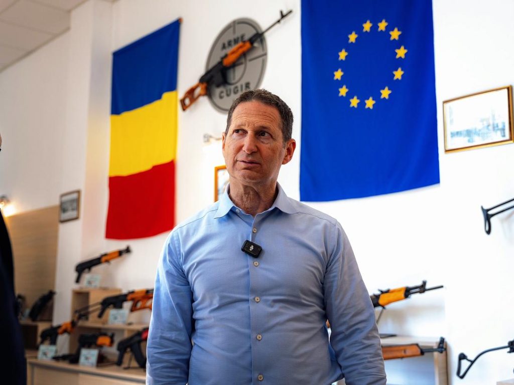Șeful Sig Sauer, în România: Negocieri cu antreprenori locali