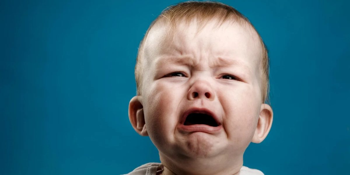 cum-reactioneaza-oamenii-la-plansul-unui-bebelus.jpg - JurnalUrban