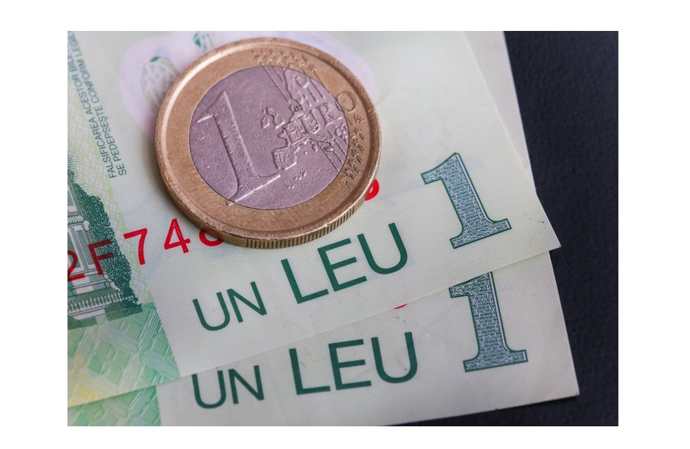 Euro ușor mai sus, dar sub 5,1 lei. Guvernul Bolojan, amenințat de PSD