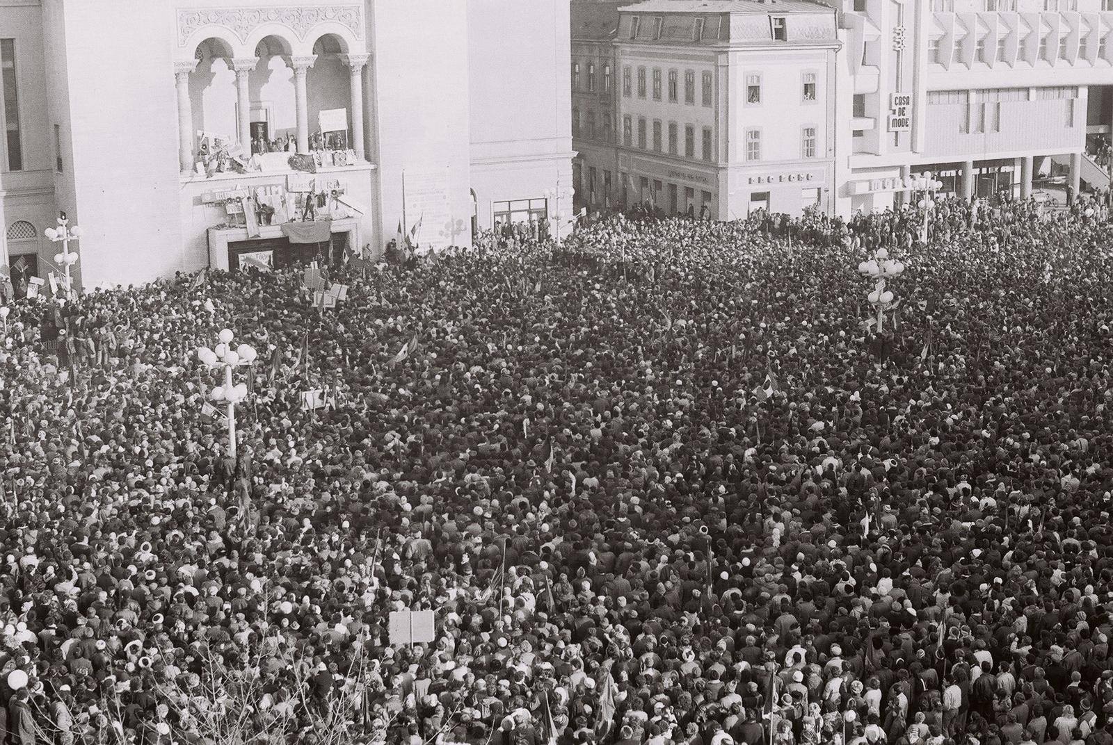 Societatea Timișoara sare în apărarea lui Bolojan, vizat de atacurile PSD