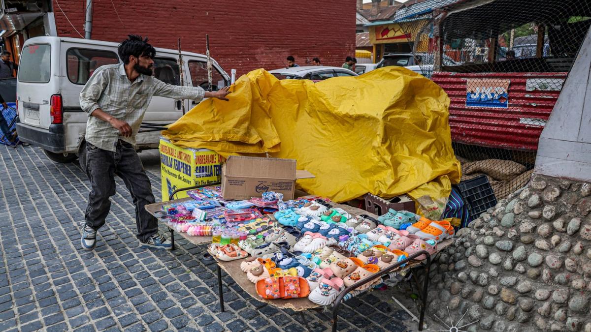 De ce donază localnicii din Kashmir AUR pentru iranieni?