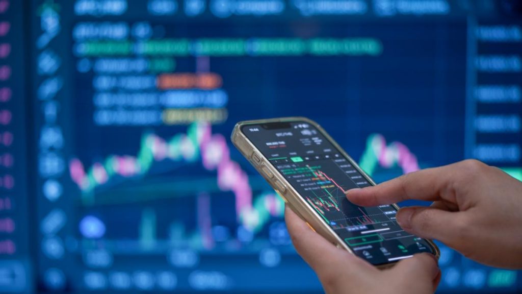 Guvernul vrea privatizare: CEC Bank, Hidroelectrica și Romgaz, pe lista de vânzare