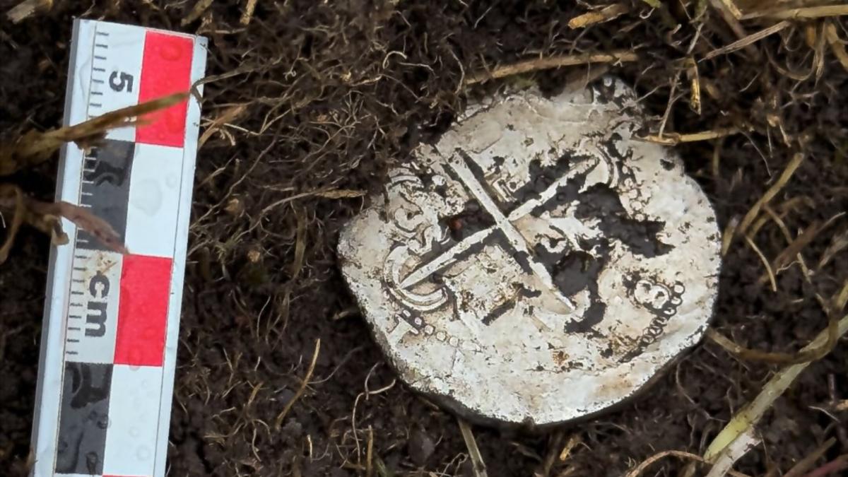 O monedă de argint din secolul al XVI-lea, descoperită recent în apropierea Strâmtorii Magellan, confirmă existența unei colonii pierdute, relevând o pagină fascinantă din istoria explorărilor maritime