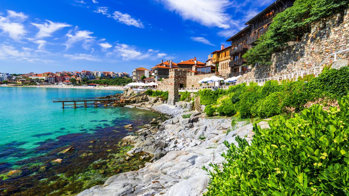 Destinația-minune, ca Amalfi, dar mai ieftină și aproape de România