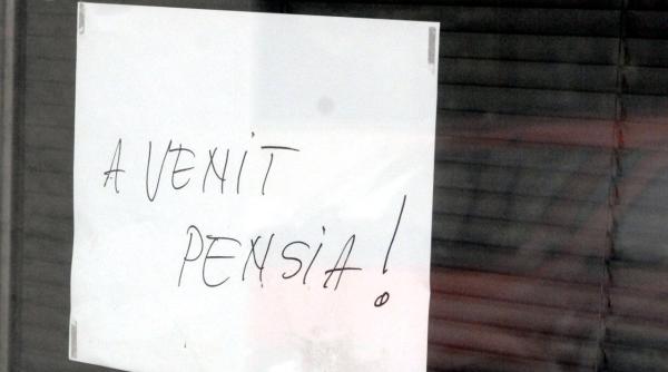 Dezechilibru exploziv: 10 angajați susțin 14 pensionari. Manole: Deficit major