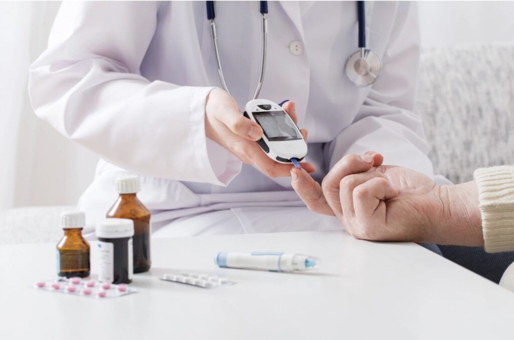 Mai mult de jumătate dintre persoanele diagnosticate cu diabet de tip 2 se confruntă cu deficiențe de vitamine și minerale esențiale, potrivit unei analize recente ample
