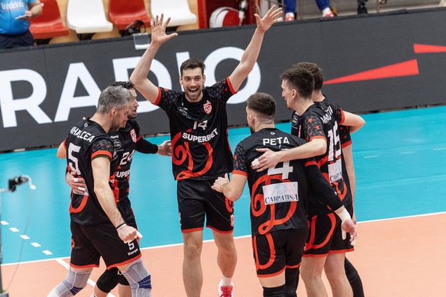 Dinamo București, în semifinalele Diviziei A la volei, după duel cu Corona Brașov
