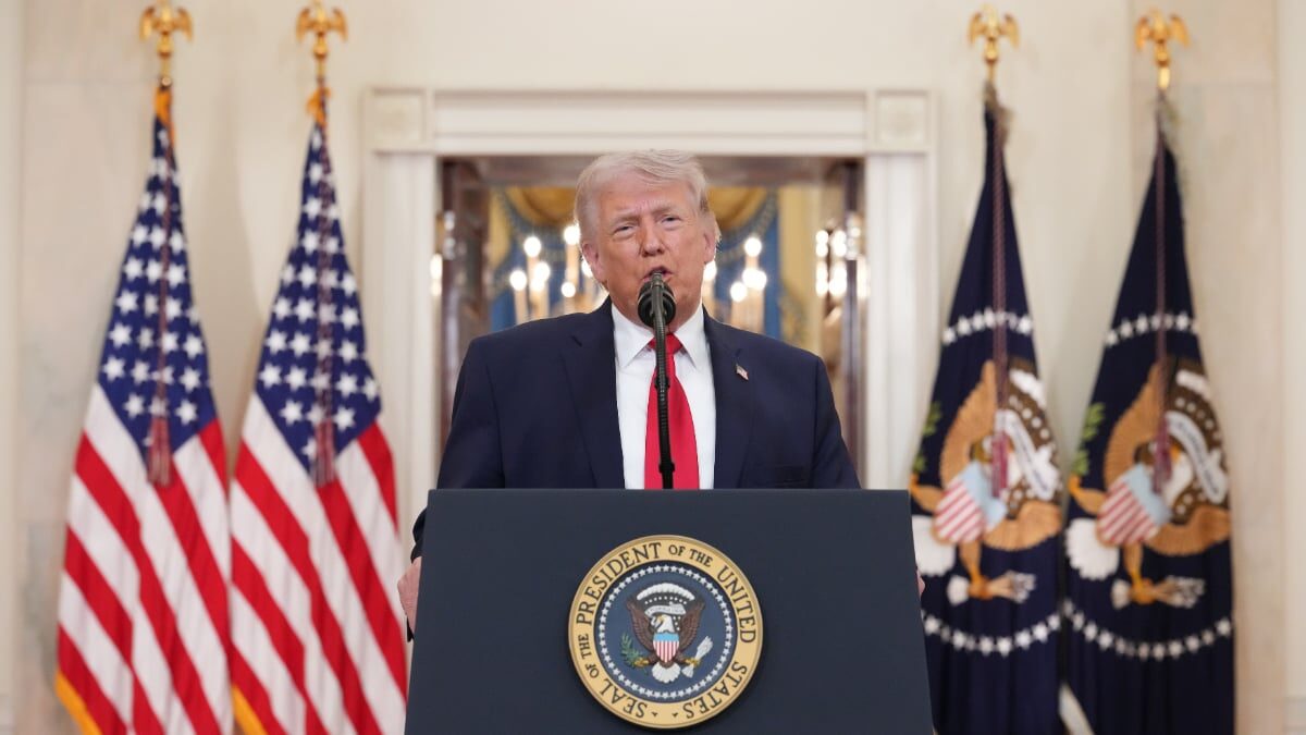 Sute de nave petroliere, val spre SUA: Donald Trump pregătește import masiv