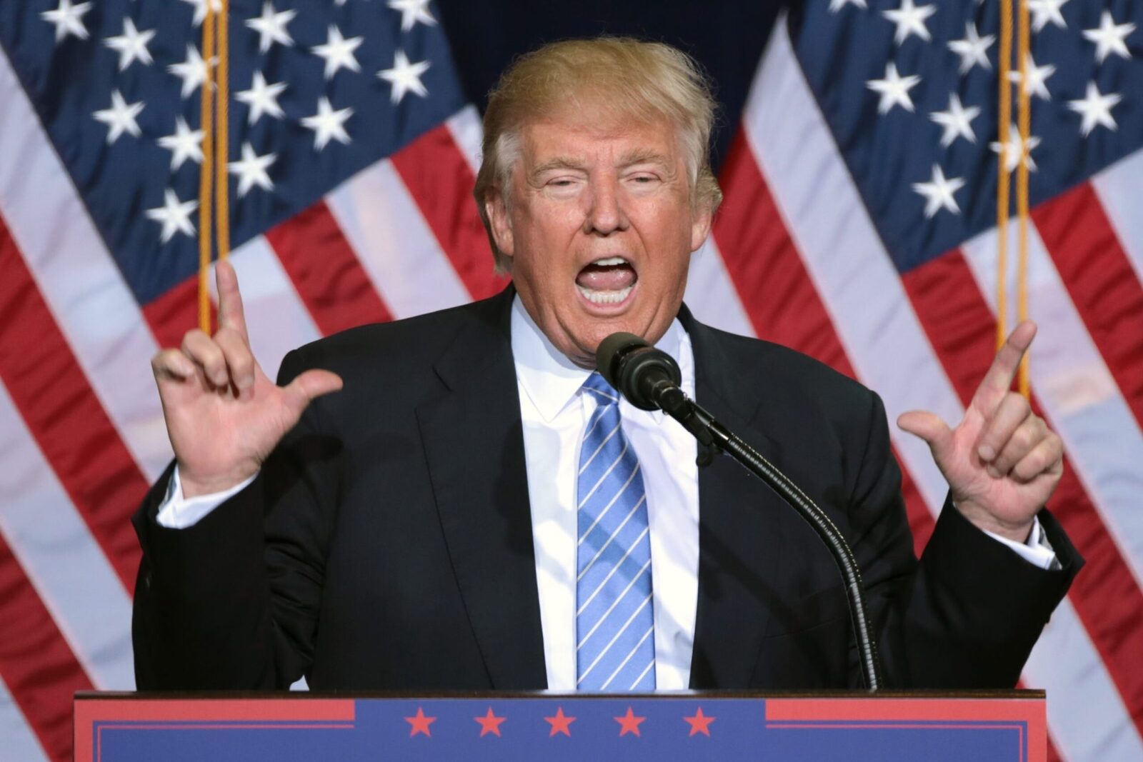 Donald Trump, scandal cu o poză IA: S-a șters imaginea cu fostul președinte „Mesia”