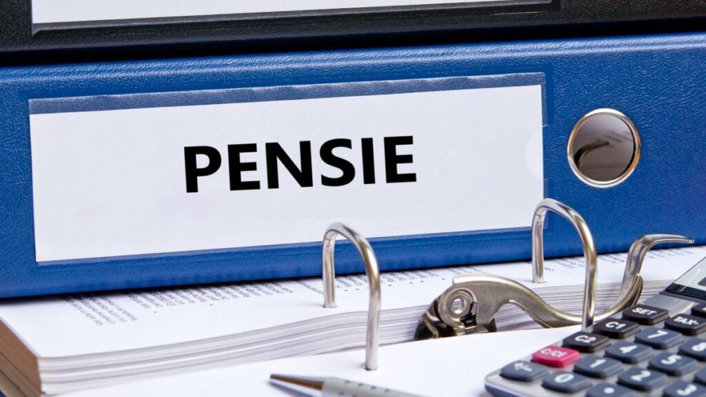 Punctul de pensie scade din 2026: Câți bani pierd pensionarii lunar?