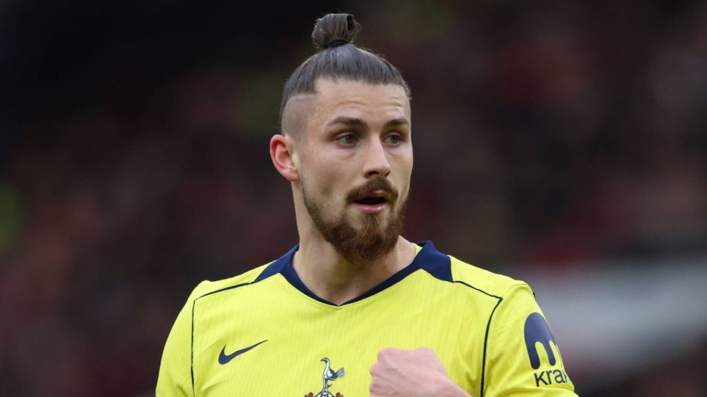 Tottenham – Brighton, LIVE pe VOYO: Radu Drăgușin, presat de victorie