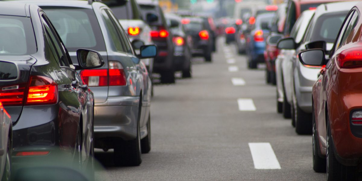 Blocaj infernal pe DN1: Coloane de mașini spre Brașov și pe autostrăzi spre București