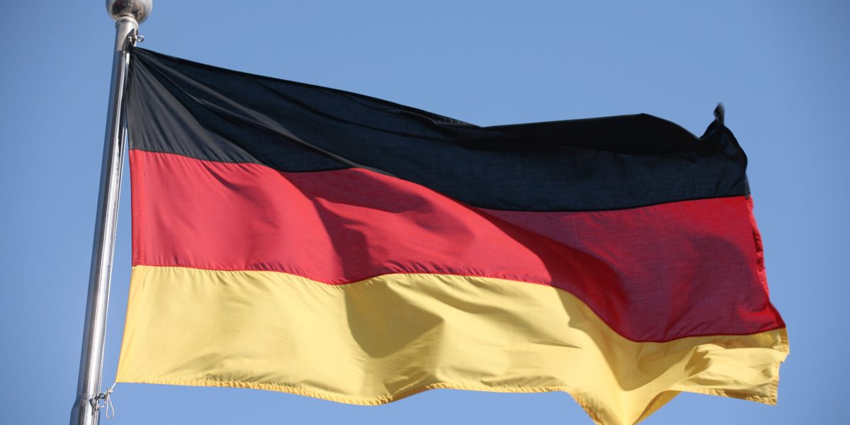 Tineri germani, liberi la drum: Legea serviciului militar, schimbări majore