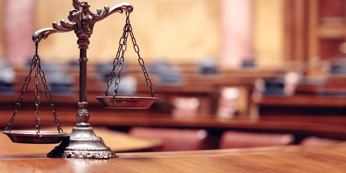 Război politic la ieși: Viceprimar acuzat de gunoi, instanța îi dă dreptate