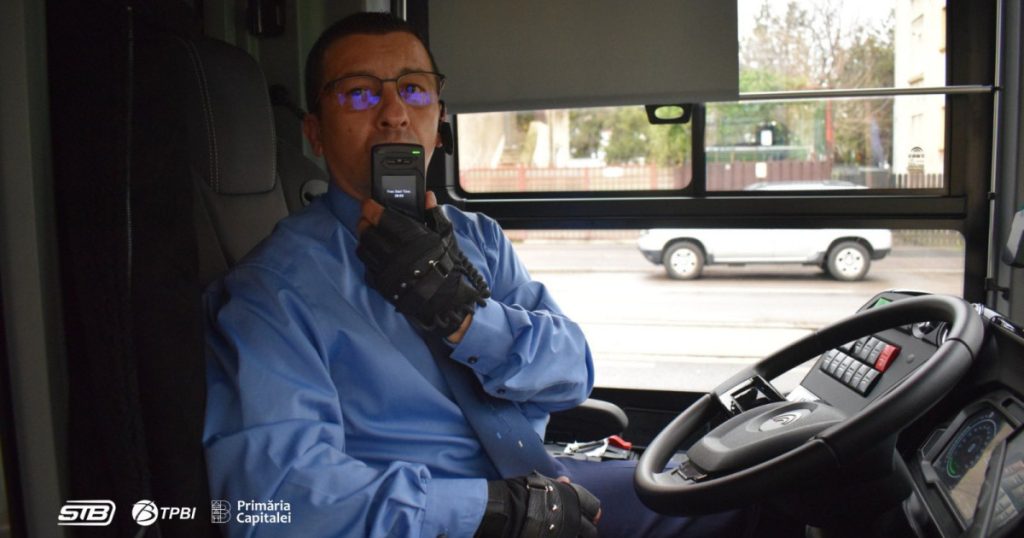Troleibuze cu alcooltest în București: Șoferii trec sau nu pornesc. Pe ce linii sunt