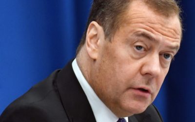 Medvedev, redactor-șef: Noile manuale școlare rusești, sub semnul lui Putin