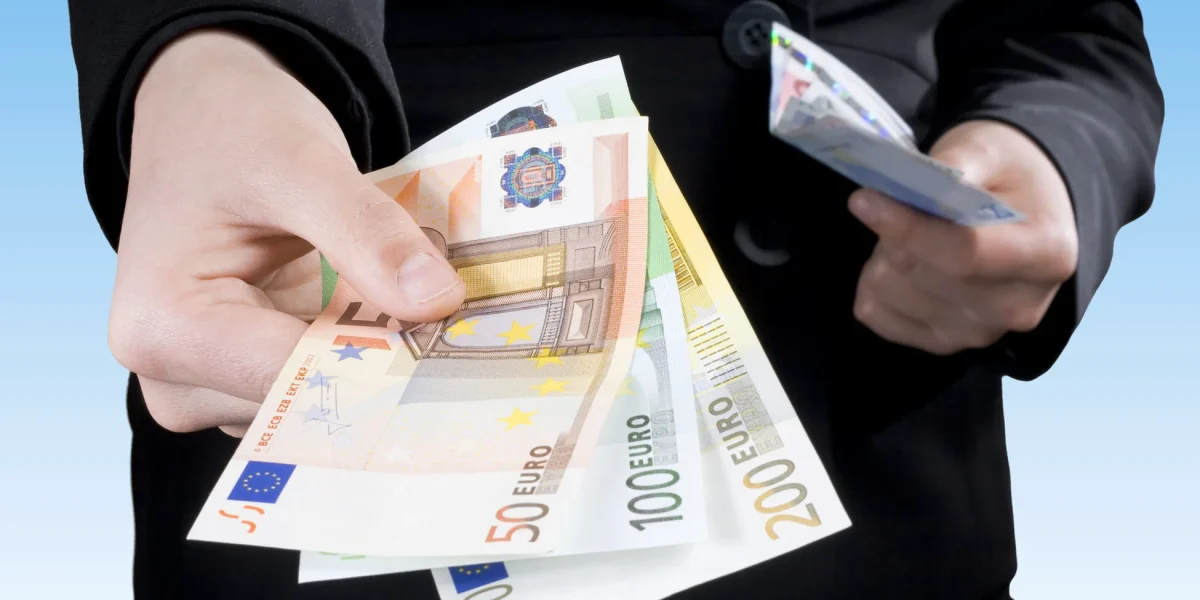 Germania vrea să limiteze plăţile cash: Ce se schimbă prin lege