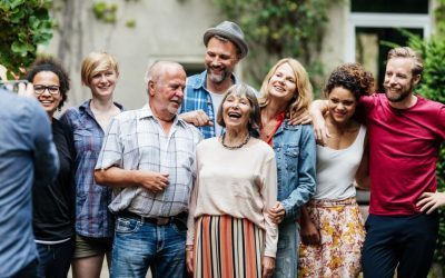 Vârstnicii se reprofilează în AI: Disperarea îi împinge spre un nou viitor