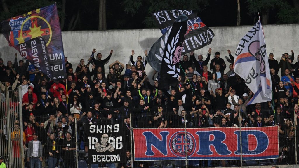 Fanii FCSB, mesaj clar pentru Mircea Lucescu la meciul cu Oțelul