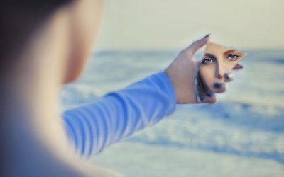 Vocile din cap îți conduc viața: Ce dezvăluie psihologia despre dorințe și identitate