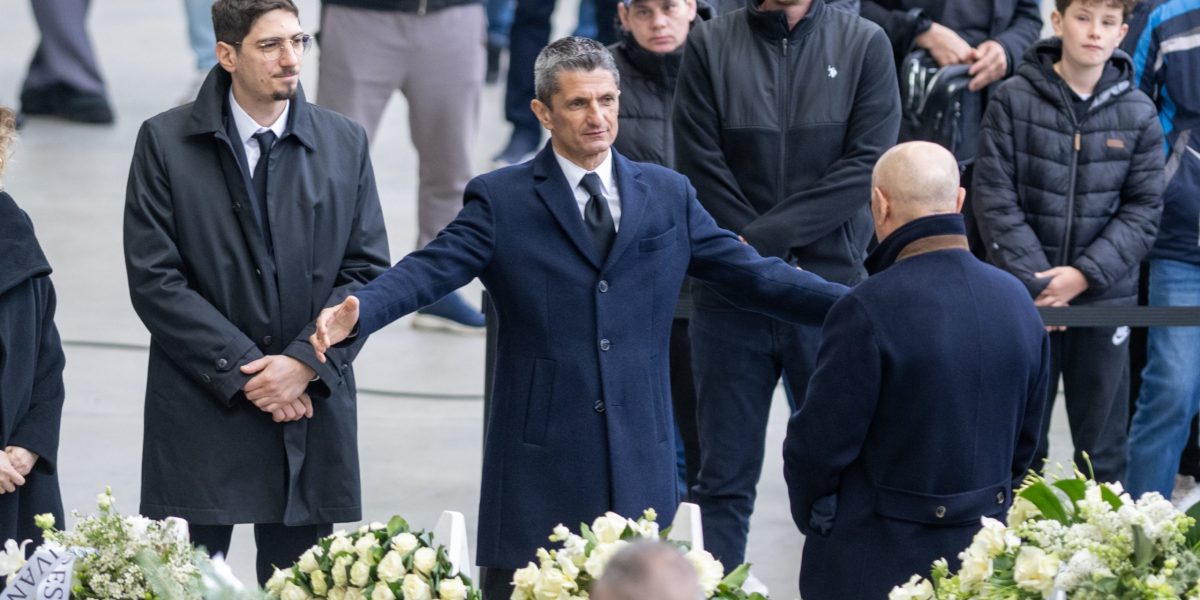 Răzvan Lucescu, mesajul emoționant pentru Mircea, în lacrimi la biserică