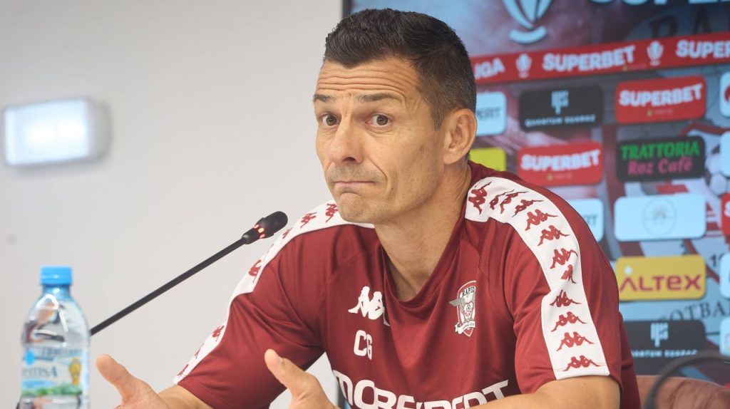 Înfrângerea suferită de RAPID București în fața celor de la UNIVERSITATEA Cluj, scor 1-2, l-a adus pe antrenorul principal, Cristian GÂLCA, în fața microfonului