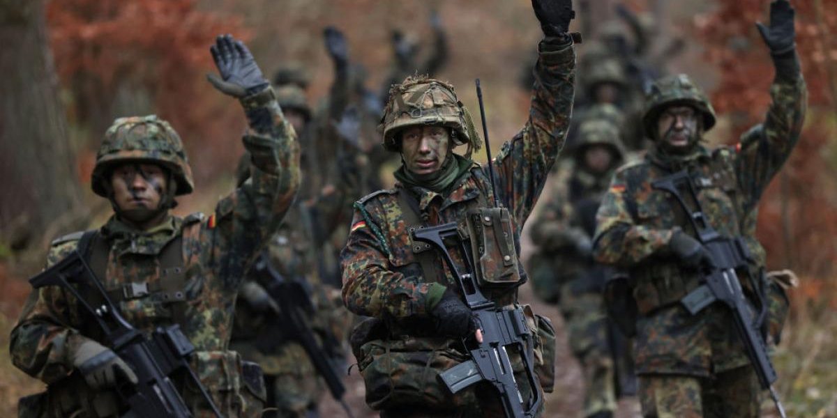 germanii-cu-varste-intre-17-si-45-de-ani-nu-mai-pot-parasi-tara-pentru-perioade-mai-lungi-de-trei-lu.webp - JurnalUrban